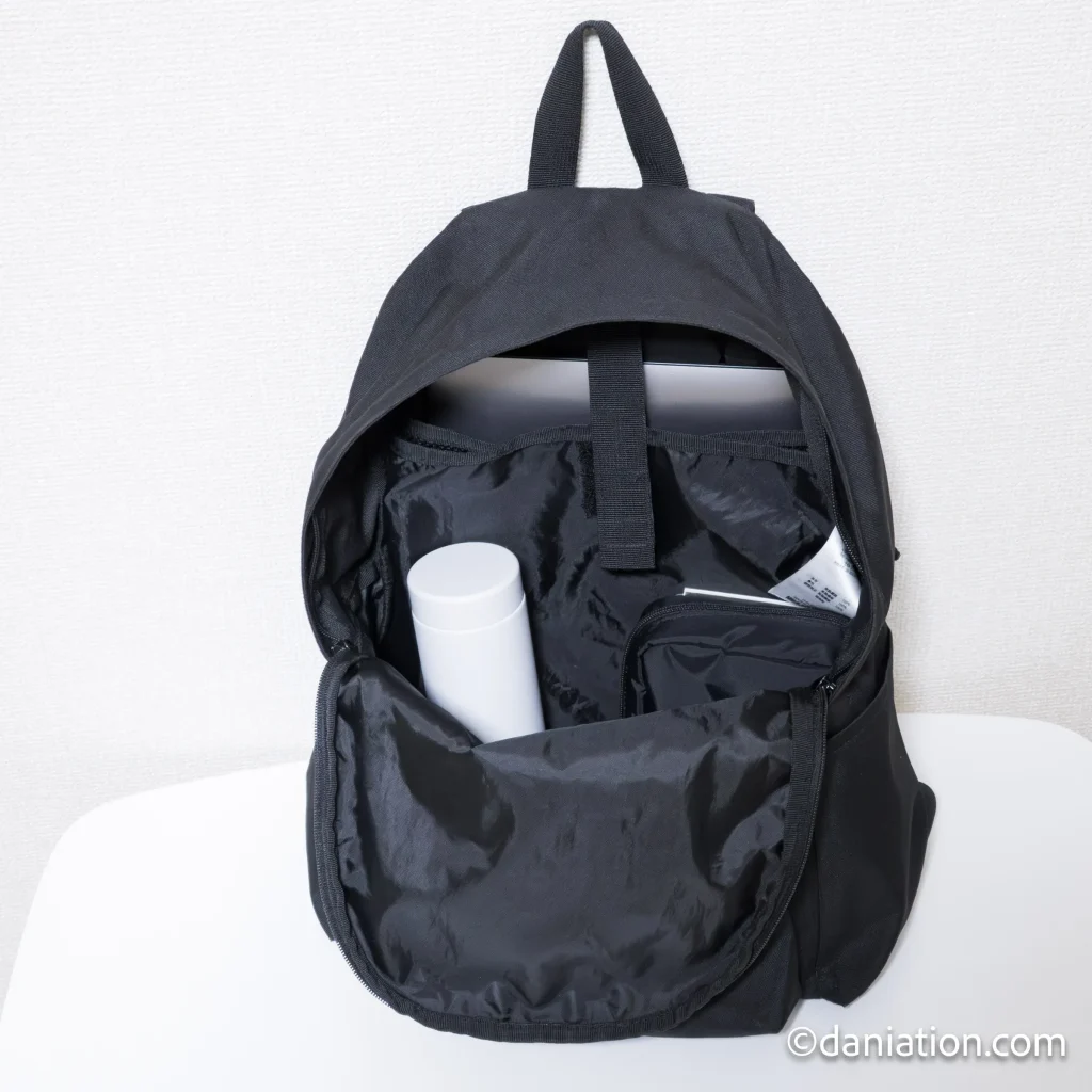 無印のメイクポーチをリュックに入れてみた