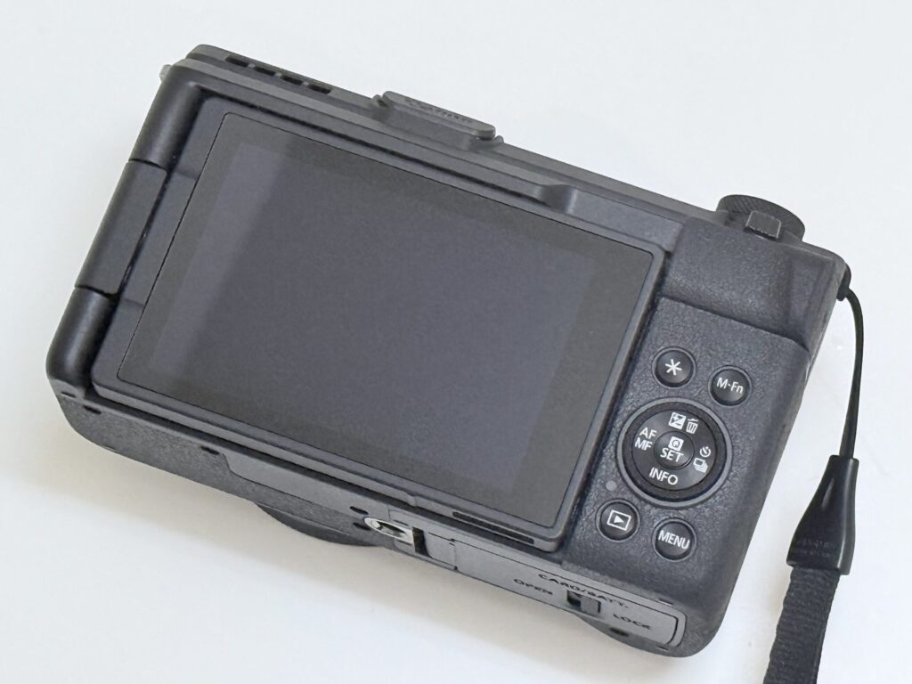 Powershot V1の背面